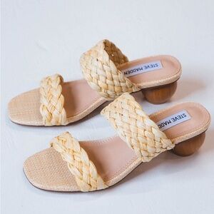 Steve Madden Vows Round Heel Raffia Sandal - 9